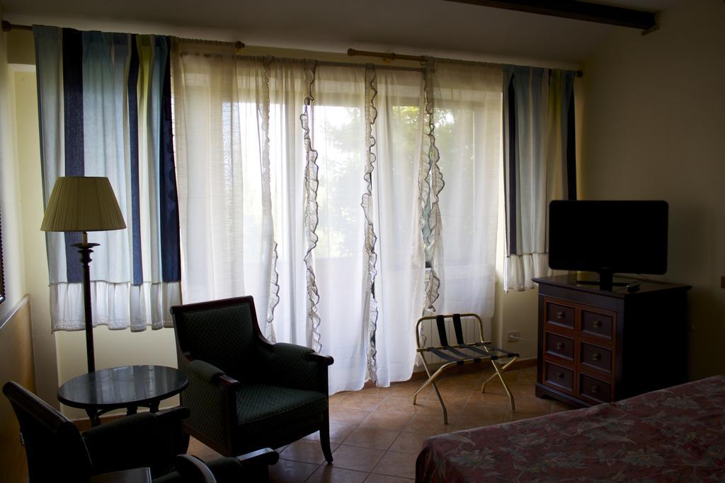 Hotel Antico Residence Roma Monterosi ภายนอก รูปภาพ